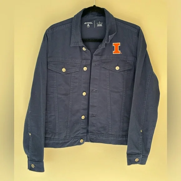 Jean jacket - Picture 1 of 4